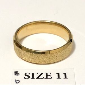 Men’s / Women’s Frosted Gold Tone Ring, Size 11